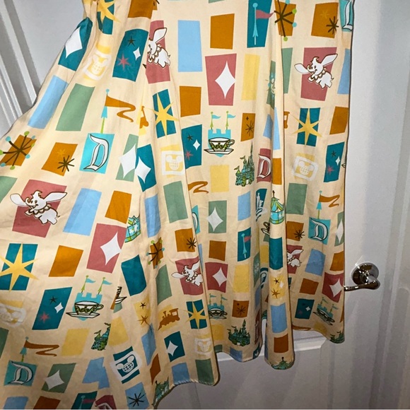 Disney DressShop sz L Disneyland dress NWT - Picture 6 of 8